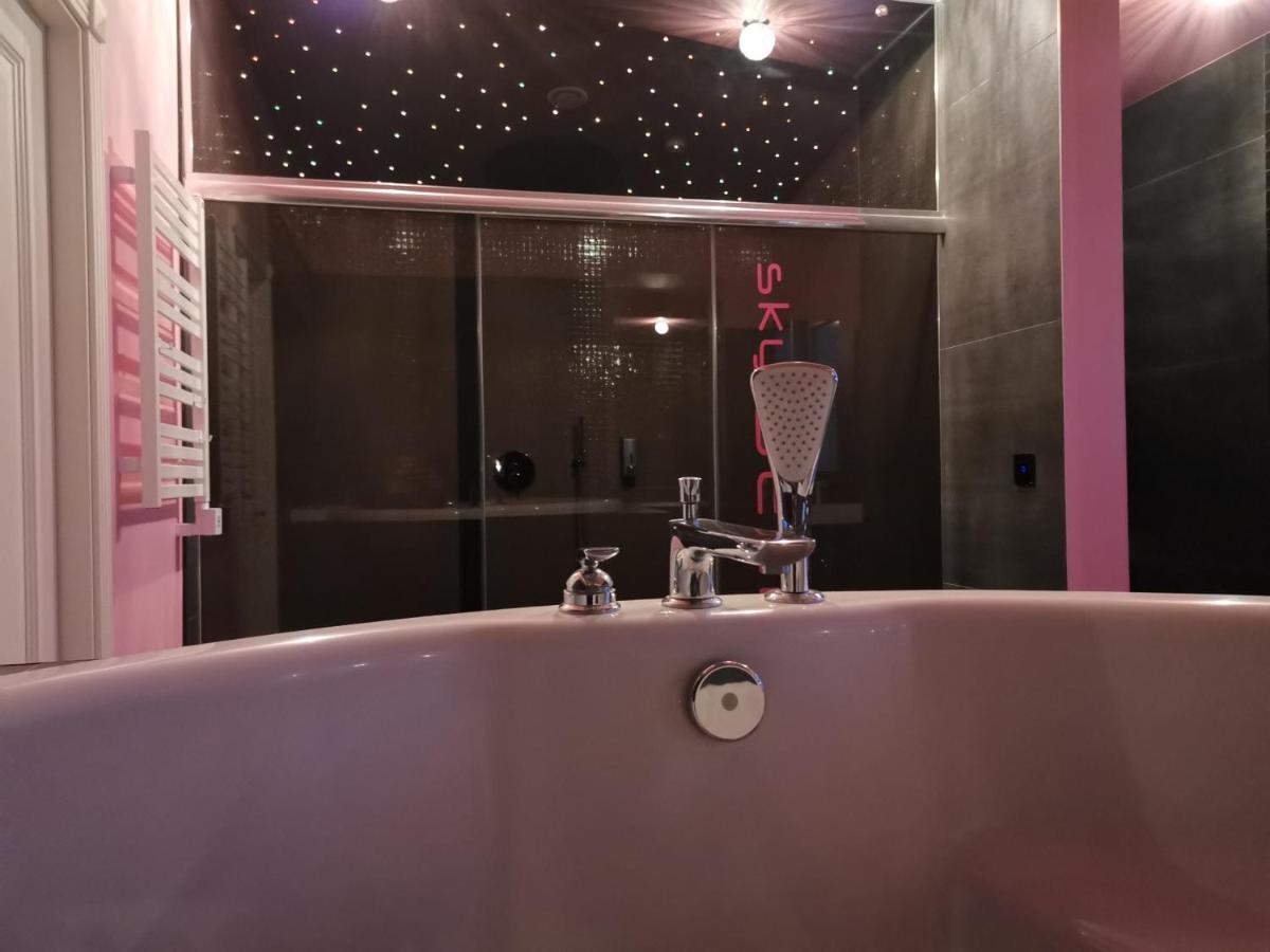 Апартаменты Sky Deep Jacuzzi 30 Floor Клайпеда Экстерьер фото